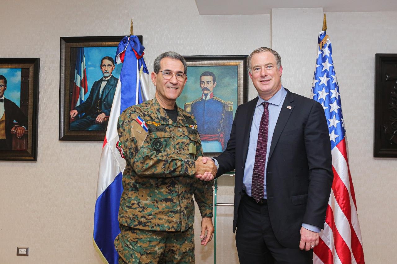 El Subsecretario Defensa de EE. UU visita al titular del Ministerio de Defensa RD