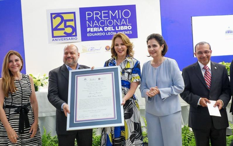 Pablo Gómez Borbón gana PremioNacional Feria del Libro Eduardo León Jimenes 2022