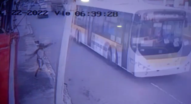 (VIDEO) Hubieres revela videos del momento en que individuo lanza piedra a autobús corredor de la Charles