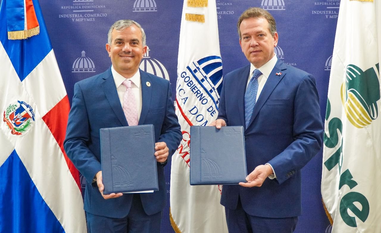 Industria y Comercio e Inespre firman acuerdo para vender aceites a bajos costos a la población