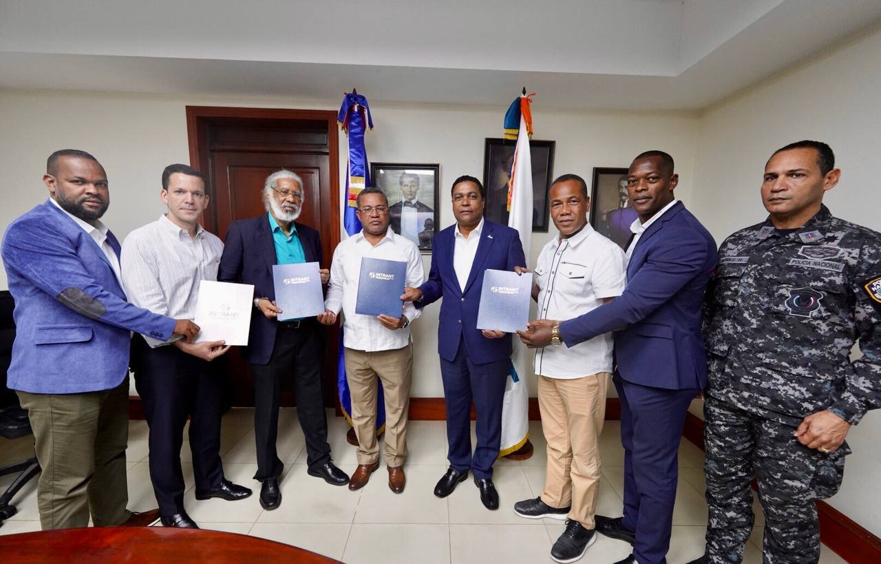 Con intermediación de la Liga Municipal, Intrant y Fenatrano firman acuerdo de entendimiento