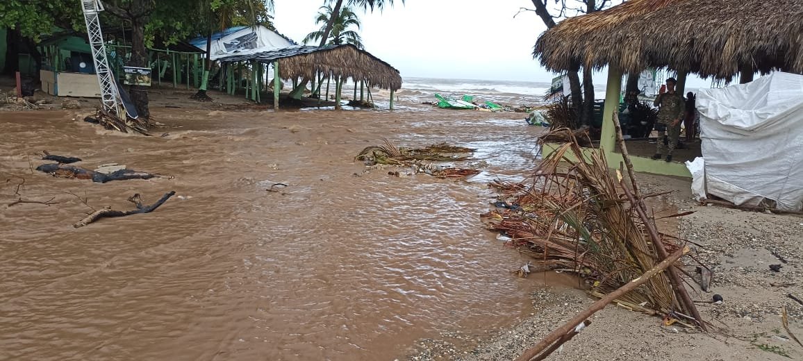 (VIDEO) Intensas lluvias inundan zona turística de Najayo, San Cristóbal