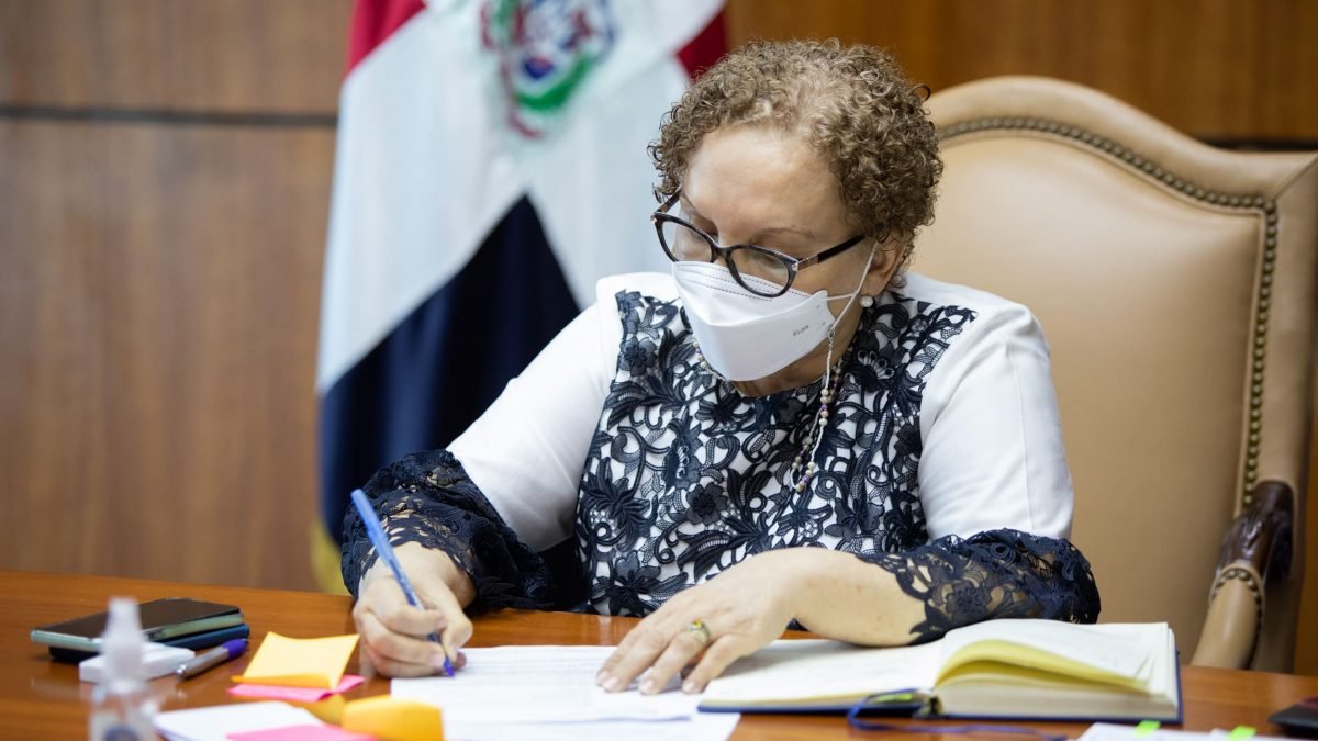Miriam Germán encarga a Yeni Berenice coordinar investigación sobre muertes en cuarteles policiales