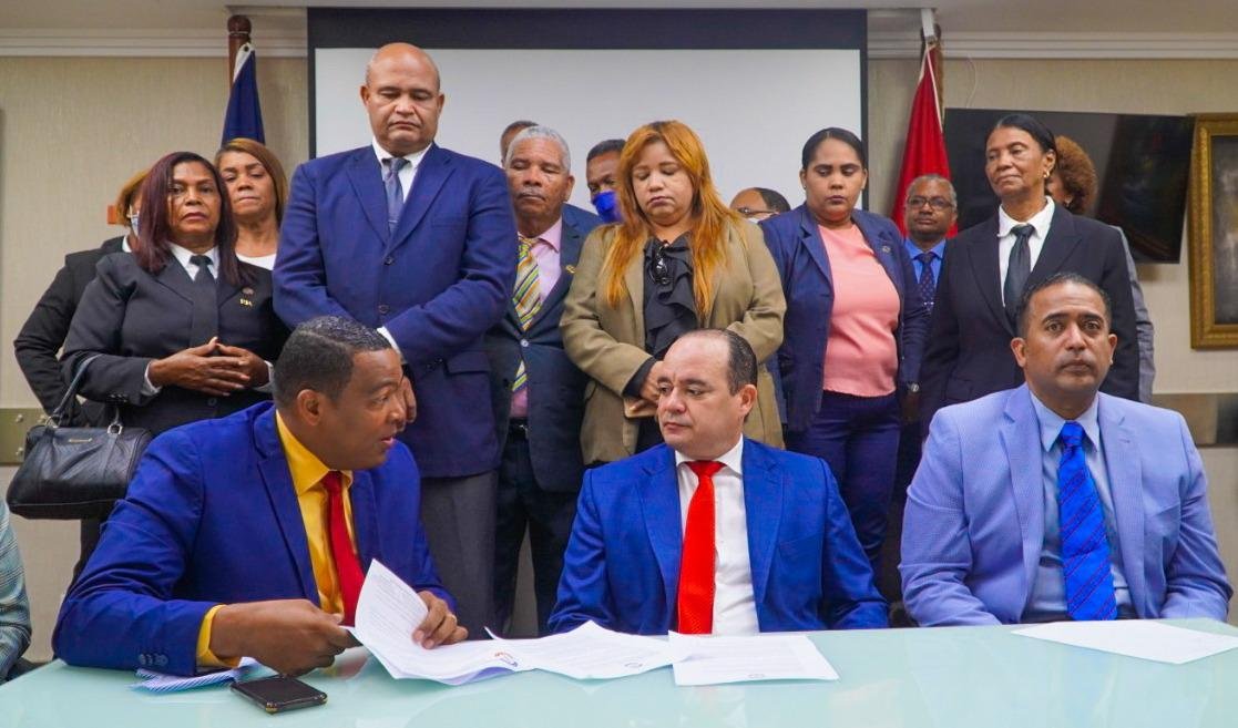 CARD somete proyecto de ley que persigue la inamovilidad del Procurador General de la República por cuatro años