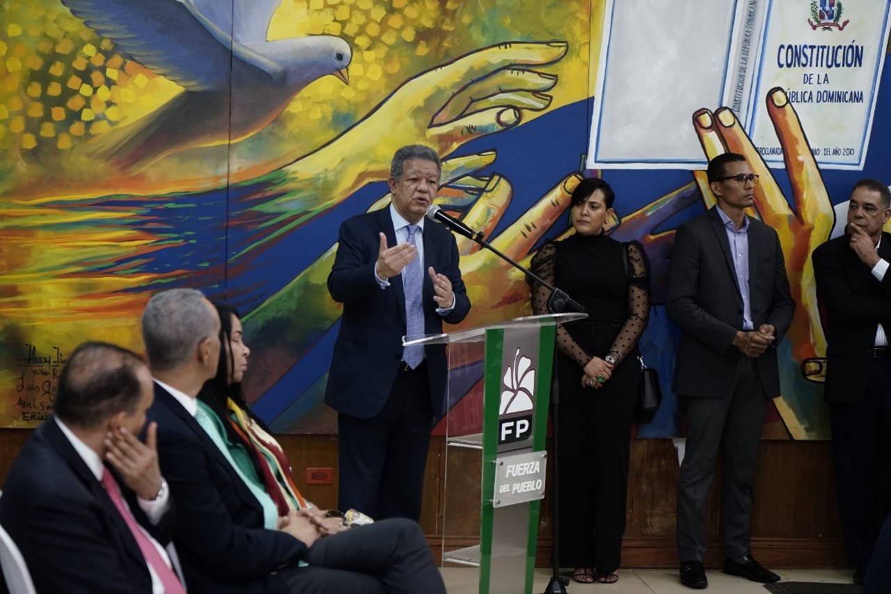 Leonel Fernández afirma gobierno toma “medidas reactivas a raíz de las observaciones” que hace la FP