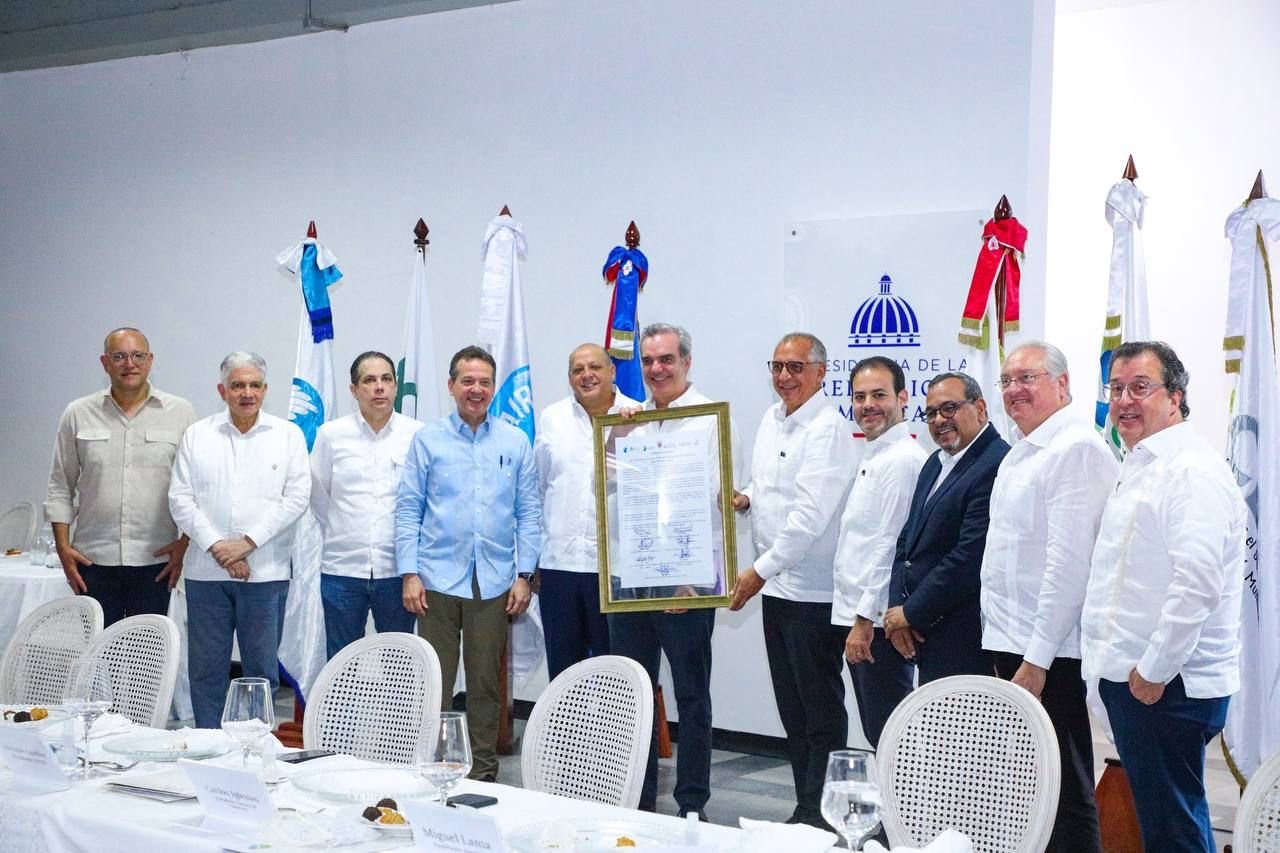 Empresarios reconocen al presidente Luis Abinader por estrategia para reactivar industrias en Santiago y el Cibao