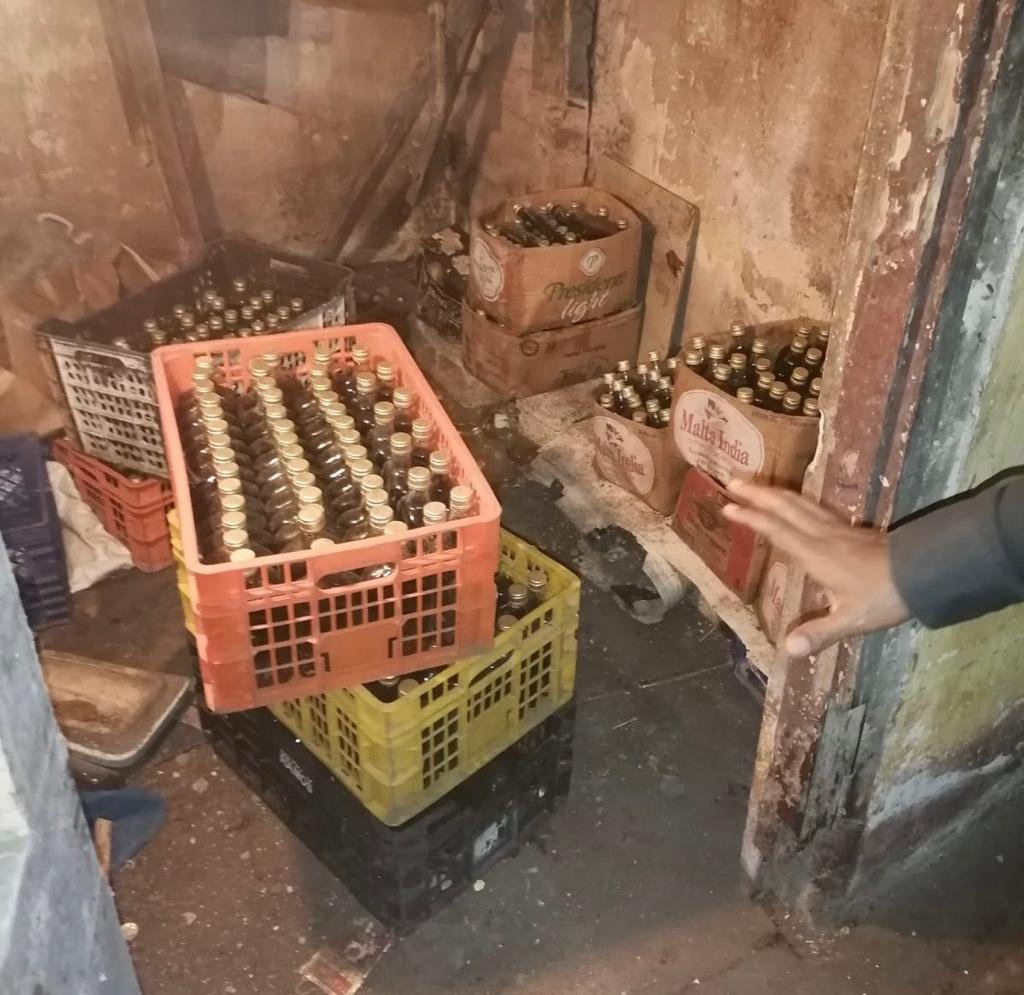 Policía Nacional ocupa 667 botellas y un recipiente con alcohol adulterado