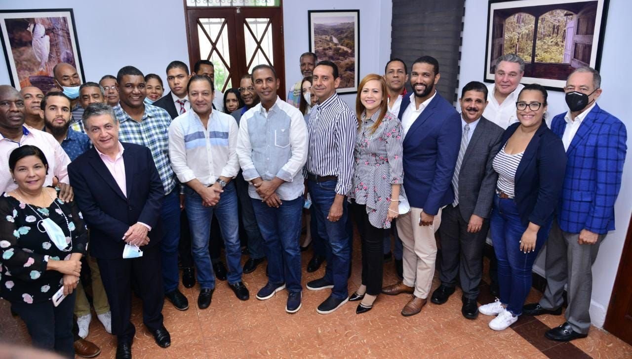 Domingo Contreras se suma al proyecto presidencial de Abel Martínez