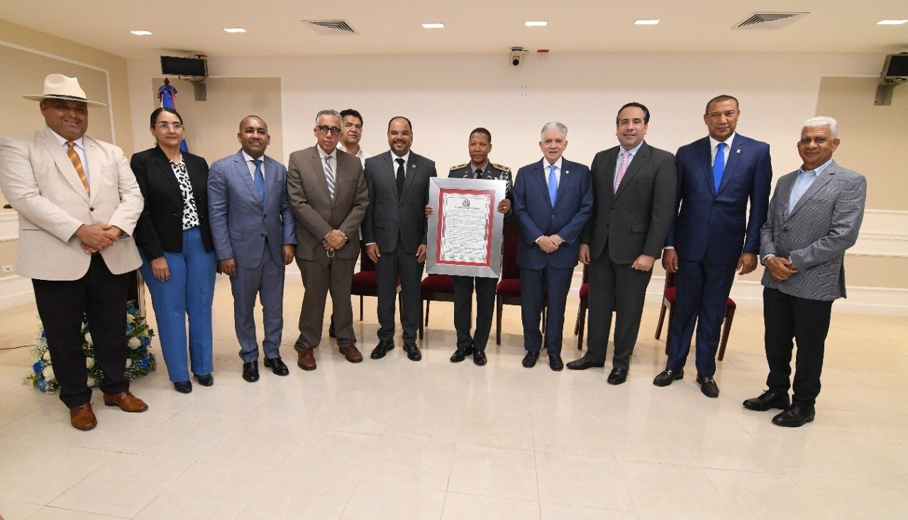 El Senado reconoce a Gabriel Mercedes por su trayectoria en el taekwondo