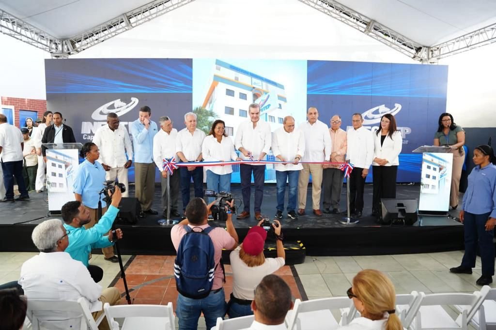 Abinader afirma que con formación técnica se construye el verdadero desarrollo social y económico de RD