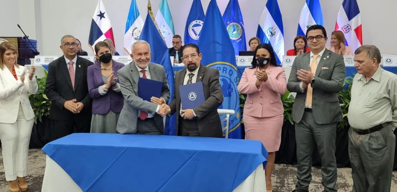 PARLACEN y OPS renuevan convenio para mejorar condiciones de salud en Centroamérica y República Dominicana