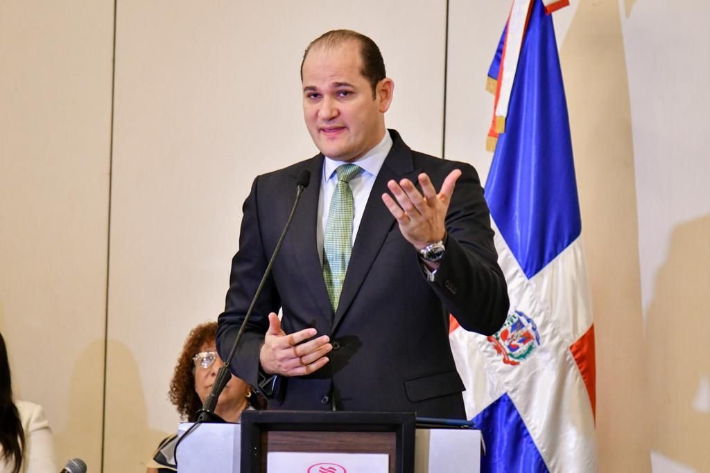 Gobierno destinará más de RD mil millones de pesos para compra de medicamentos a través de PROMESE/CAL Gobierno destinará más de RD mil millones de pesos para compra de medicamentos a través de PROMESE/CAL