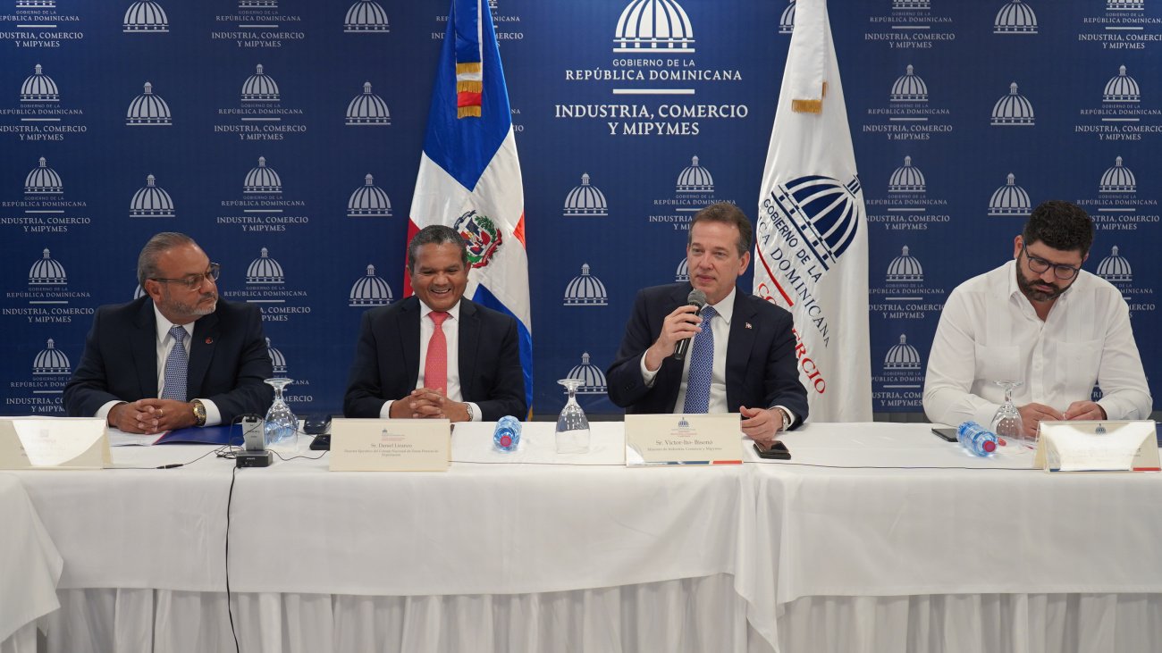 Aprueban 14 nuevas empresas de zonas francas; generarán más de 4 mil empleos directos