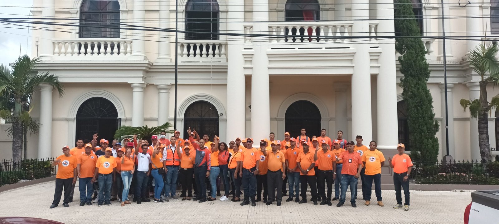 Defensa Civil carnetiza cientos de voluntarios en la provincia duarte