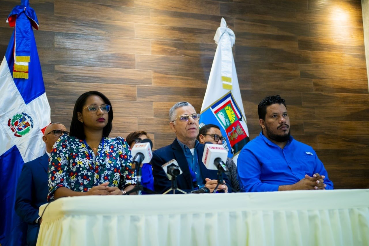 Ayuntamiento SDE anuncia licitación para compra de 29 camiones por RD5 MM