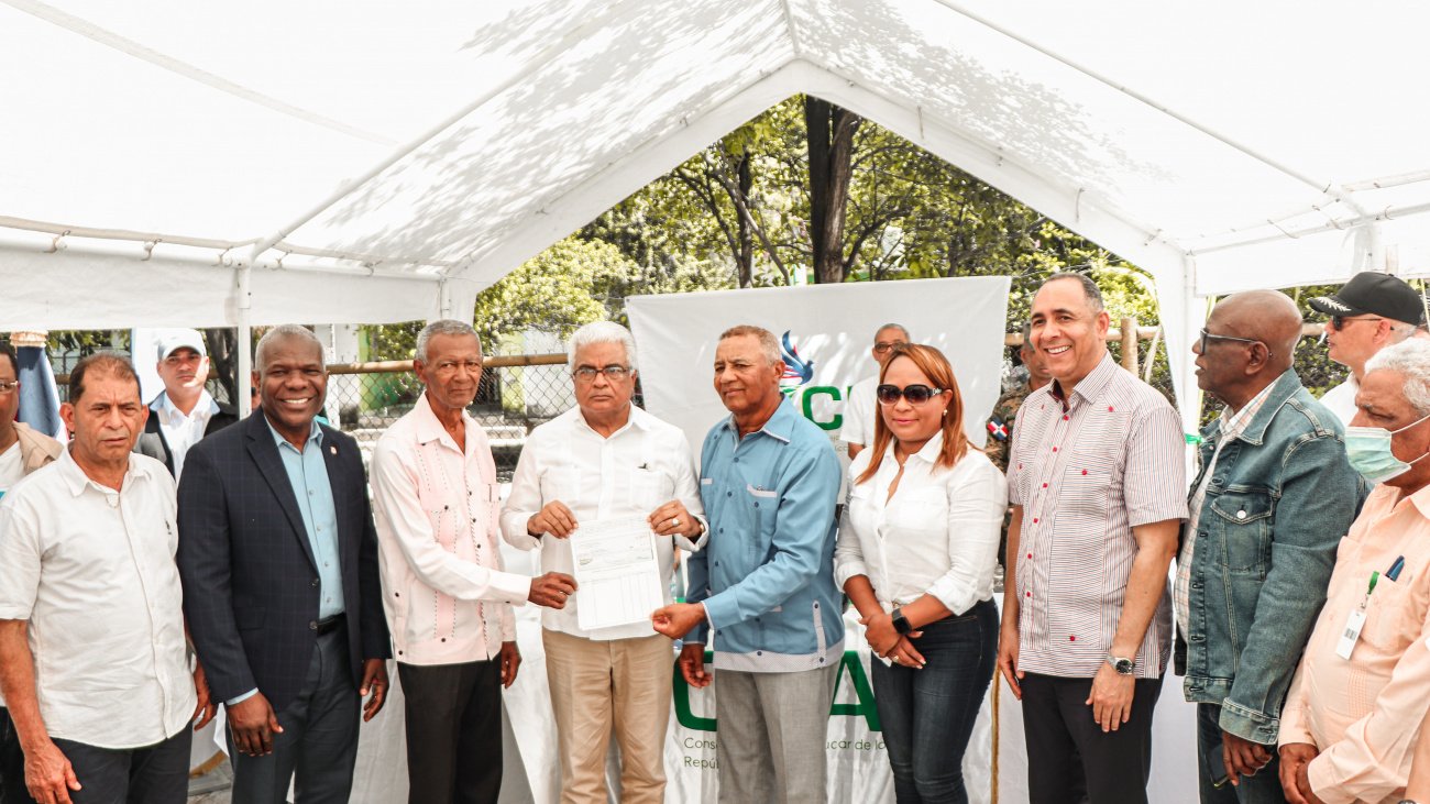 Gobierno paga RD millones a colonos azucareros de San Pedro de Macorís
