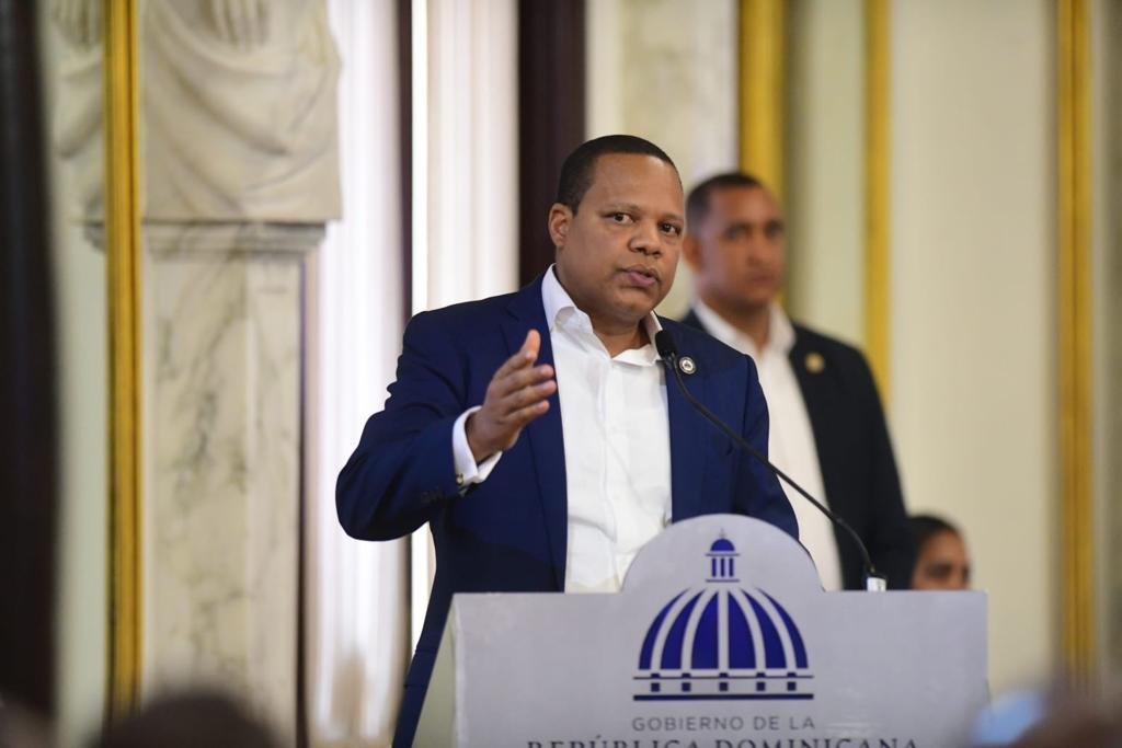 Eddy Alcántara: “Ningún gobierno ha defendidotanto los bolsillos de la gente como el de Abinader”