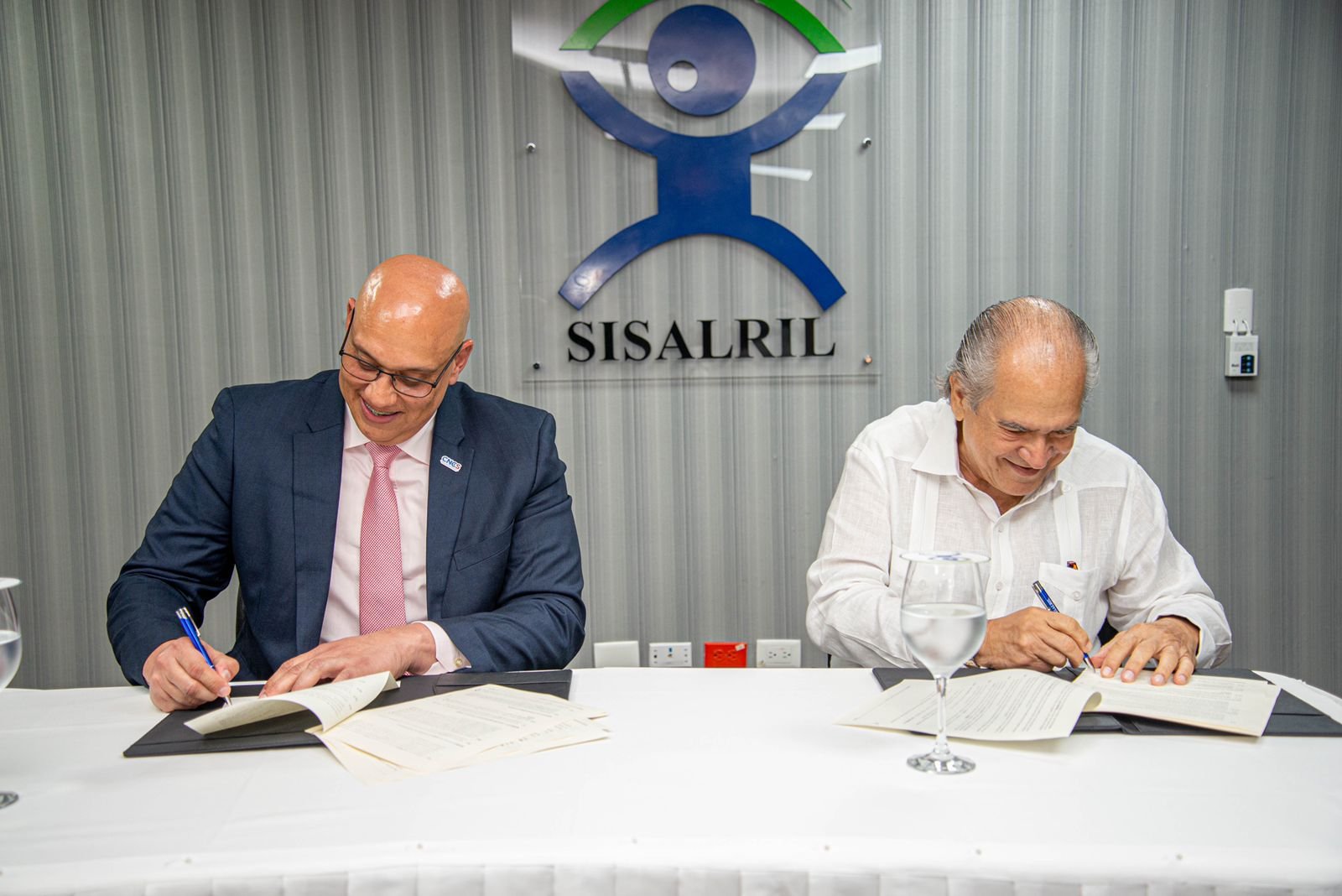 SISALRIL y CNCS firman acuerdo de ciberseguridad