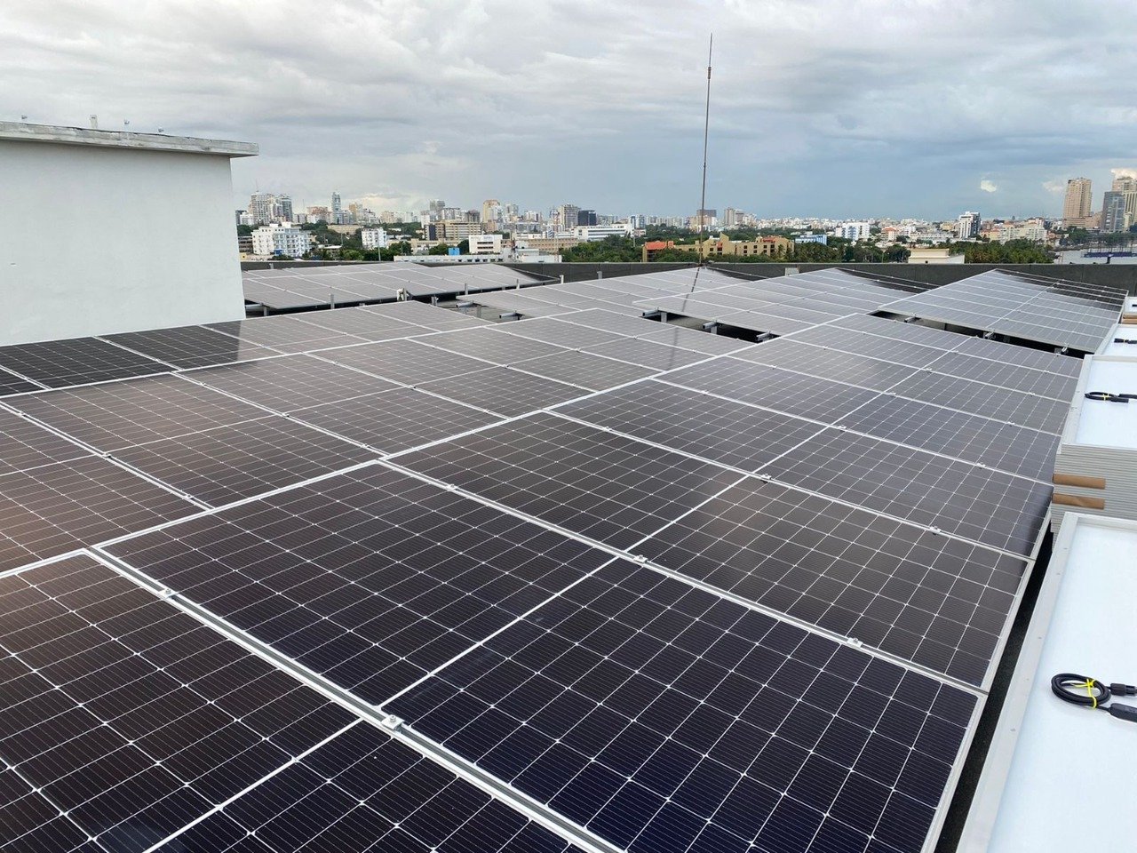 El Senado de la República transforma su matriz eléctrica con más de 700 paneles solares