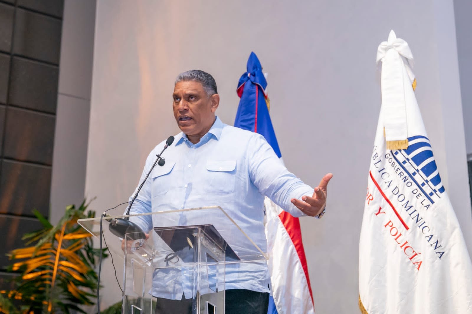 Ministro de Interior afirma papel de la comunidad será fundamental para implementación de policía por cuadrante