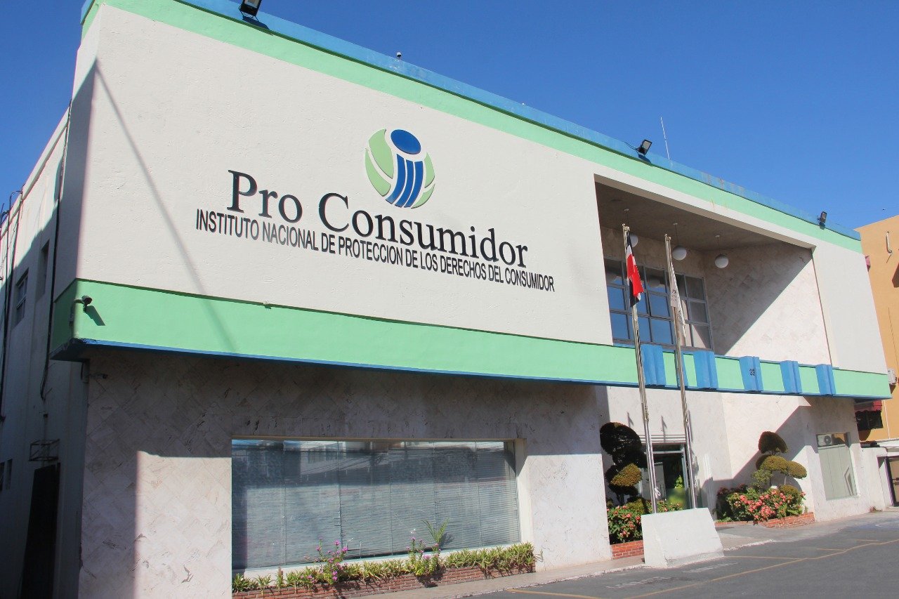 Pro Consumidor sancionará con multas a negocios cobren el 10% de propina de comida para llevar