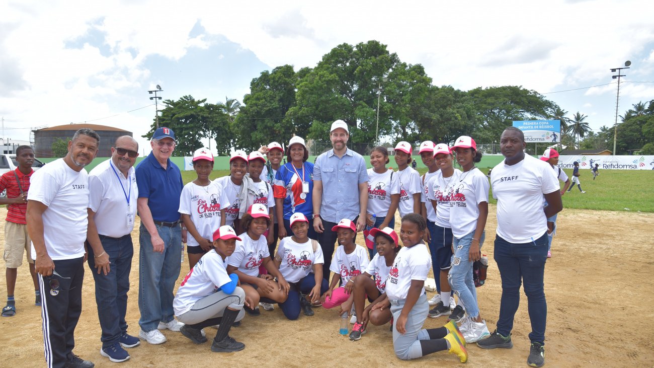 INDEX canaliza donación de útiles deportivos y escolares para munícipes de Haina