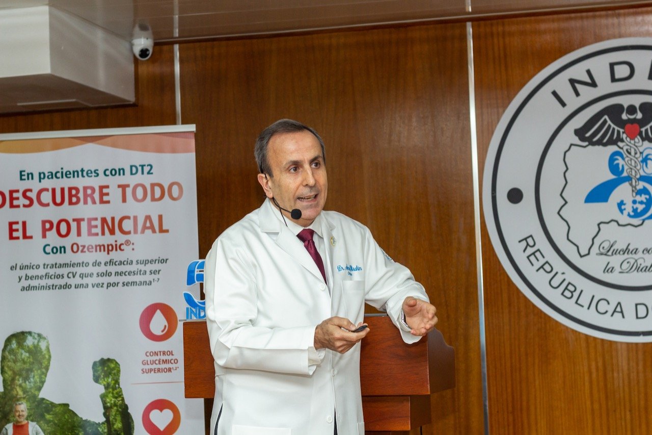 INDEN capacita médicos y enfermeras en el mes de la diabetes