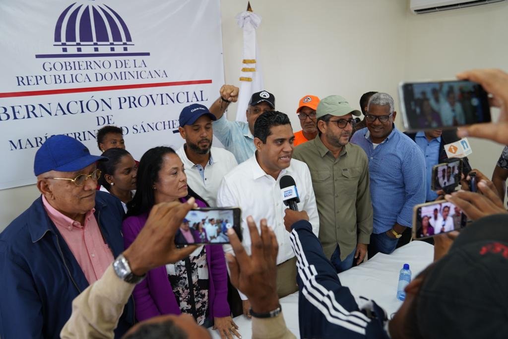 Presidente Fedomu coordina acciones para María Trinidad Sánchez