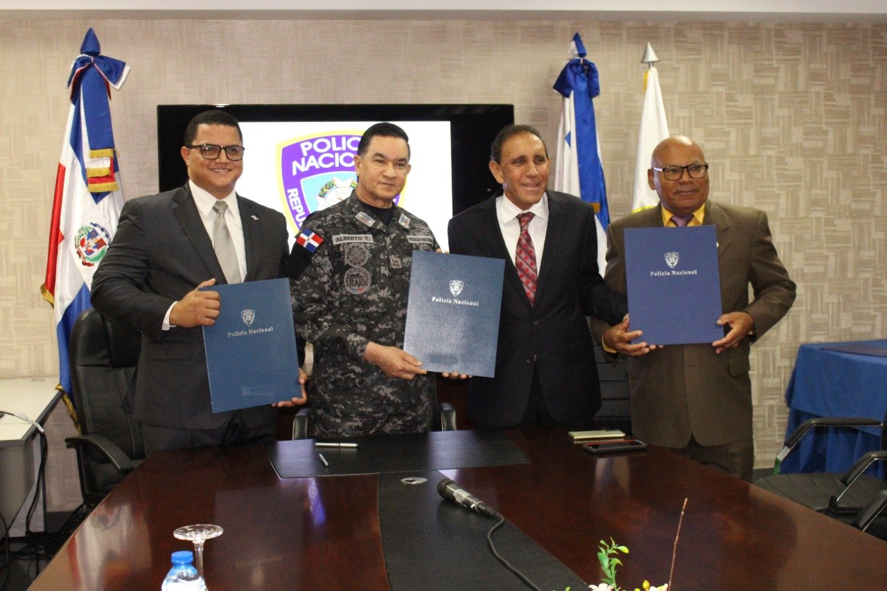 Policía Nacional firma acuerdos médicos para beneficio de los pensionados de la institución del orden
