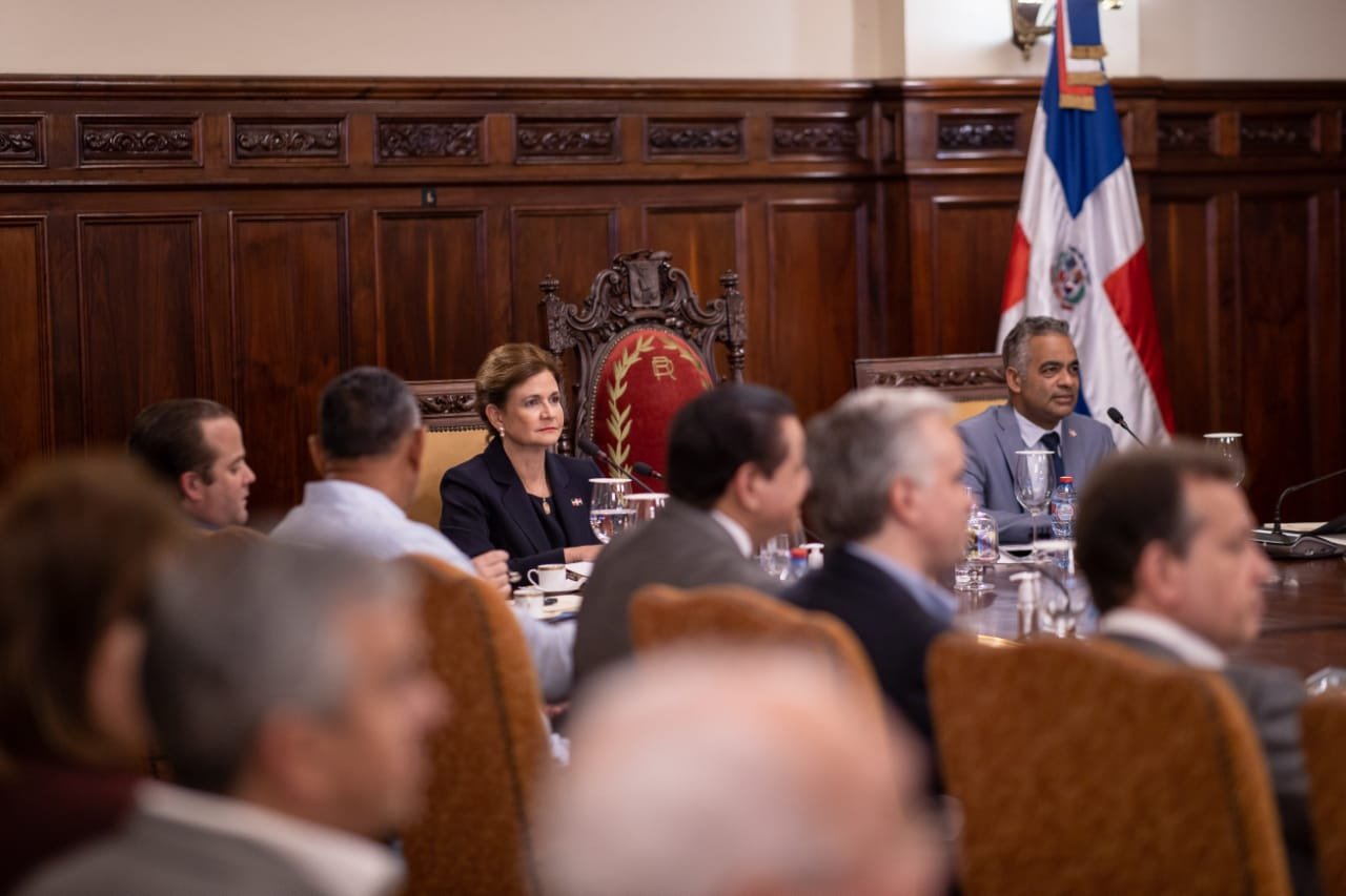 Vicepresidenta encabeza Consejo de ministros para conocer Presupuesto 2023; asciende a un billón 33 mil millones de pesos