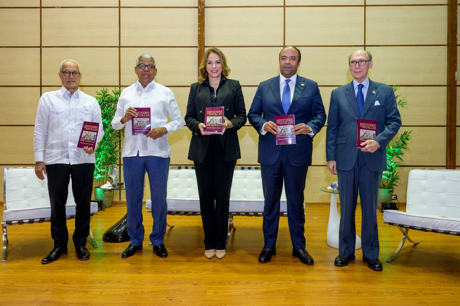 UNESCO publica con auspicio de Banreservas el libro Historia del Caribe, traducido al francés
