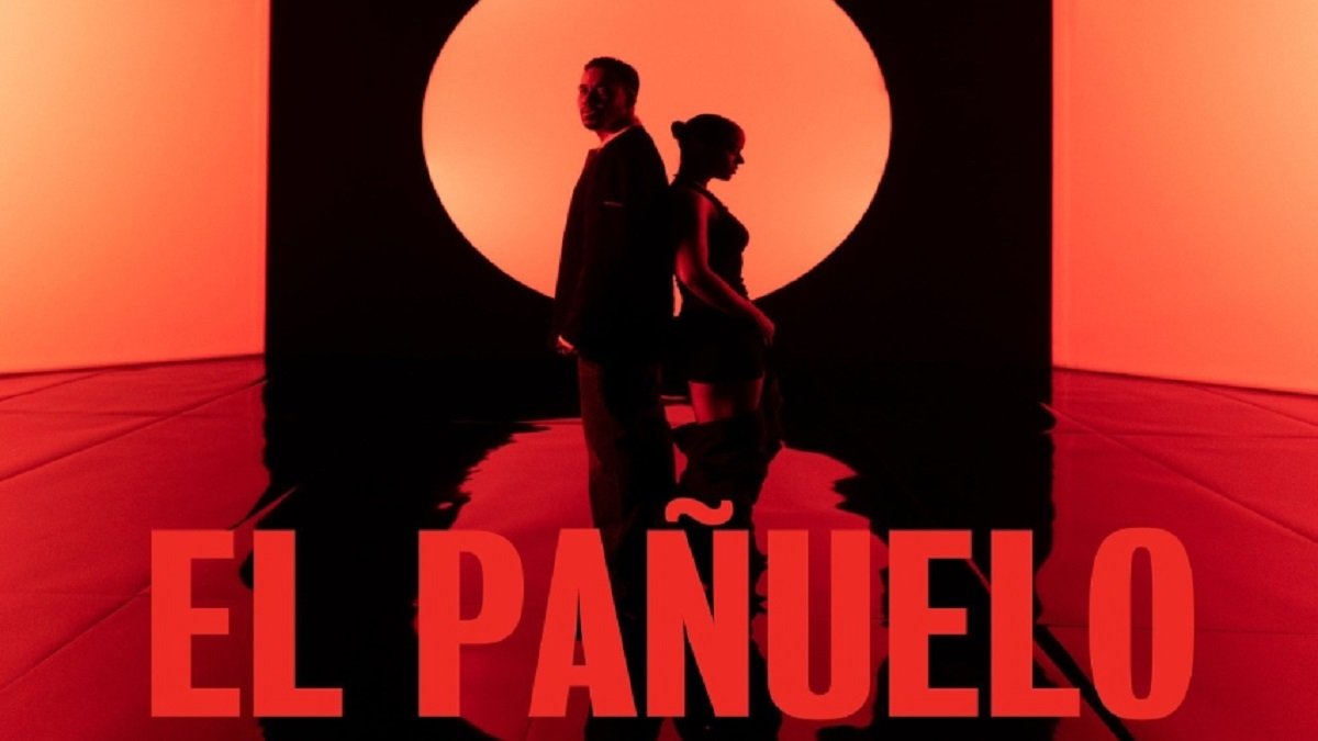 “El Pañuelo”, la fusión de bachata y flamenco de Romeo Santos y Rosalía