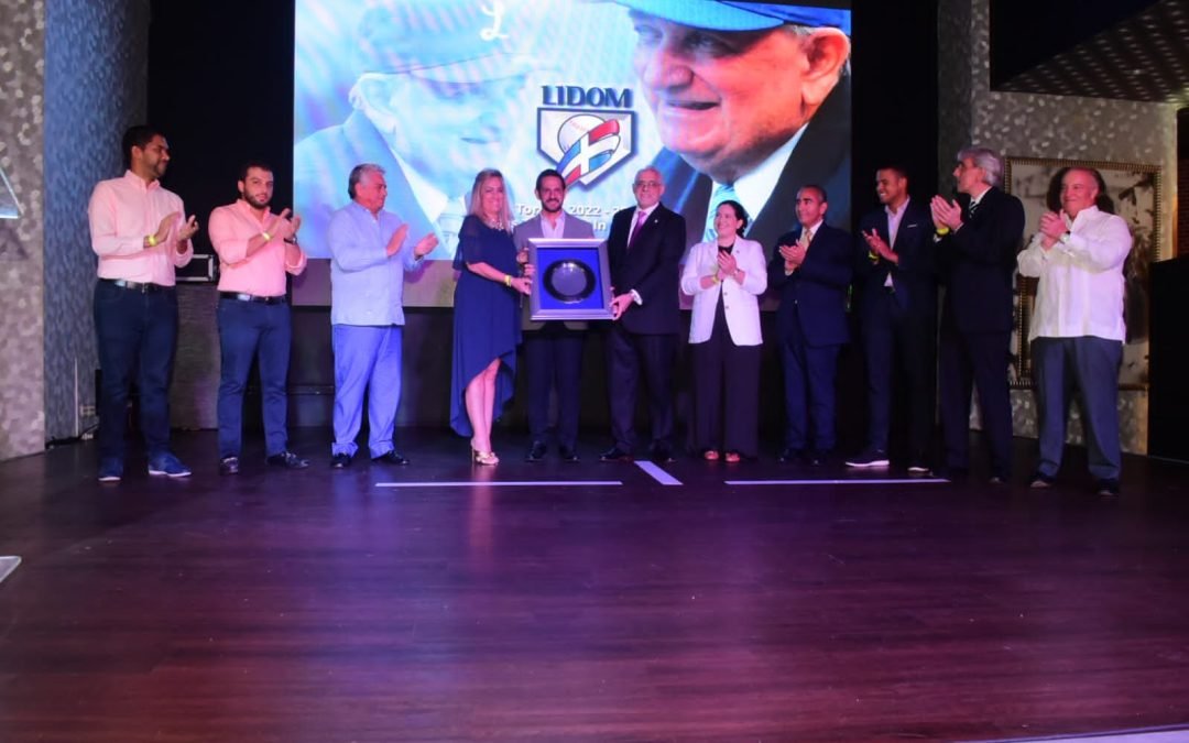 LIDOM celebra emotiva ceremonia de dedicatoria a Tomás Troncoso Cuesta