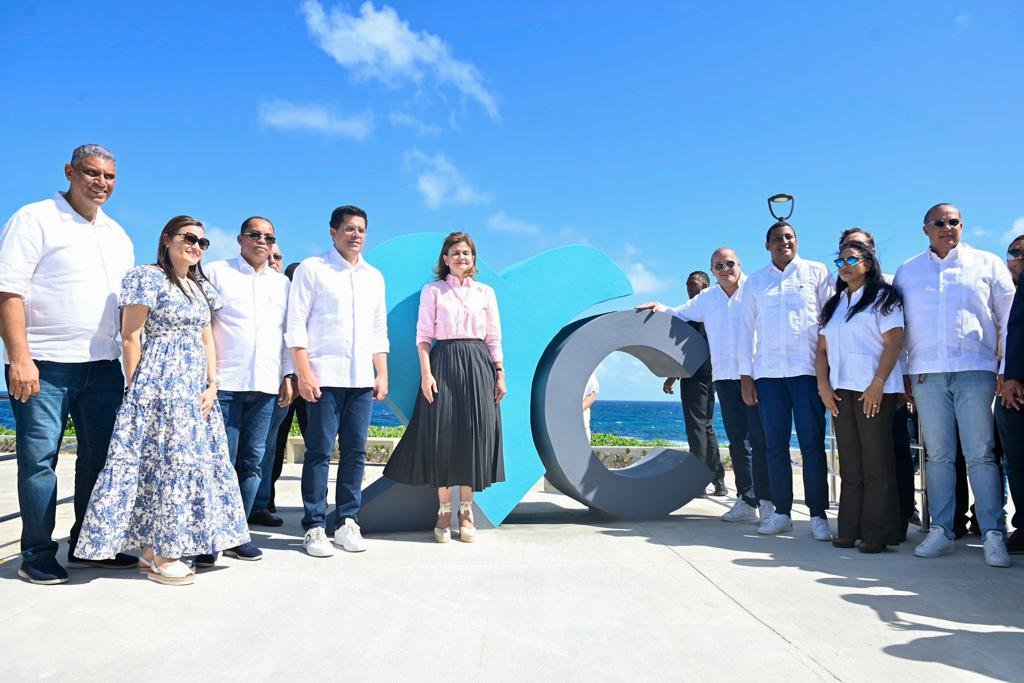 Turismo inaugura malecón de Cabrera con un costo superior a los RD millones