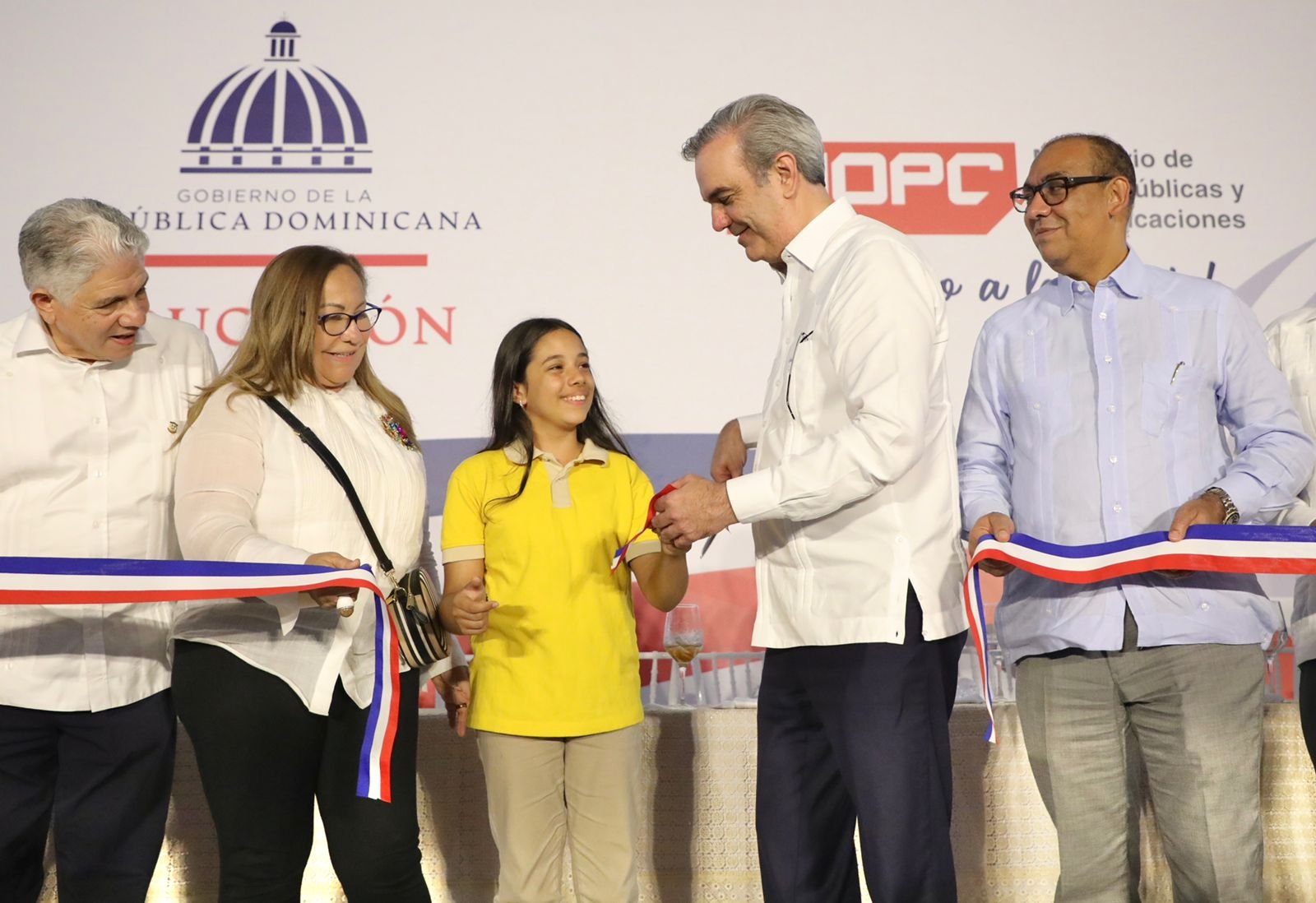 Presidente Abinader inaugura escuela básica en La Barranquita, Santiago, con inversión superior a RD0 millones