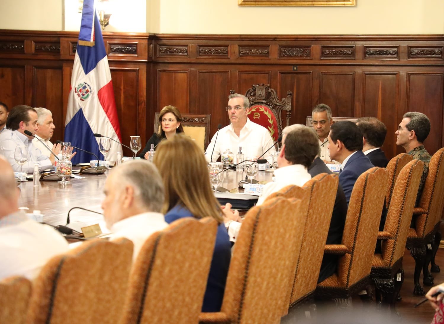 Presidente Abinader encabeza Consejo de ministros y directores; instruye intensificar inversión de capital en rubros sector construcción para estimular crecimiento económico 2023