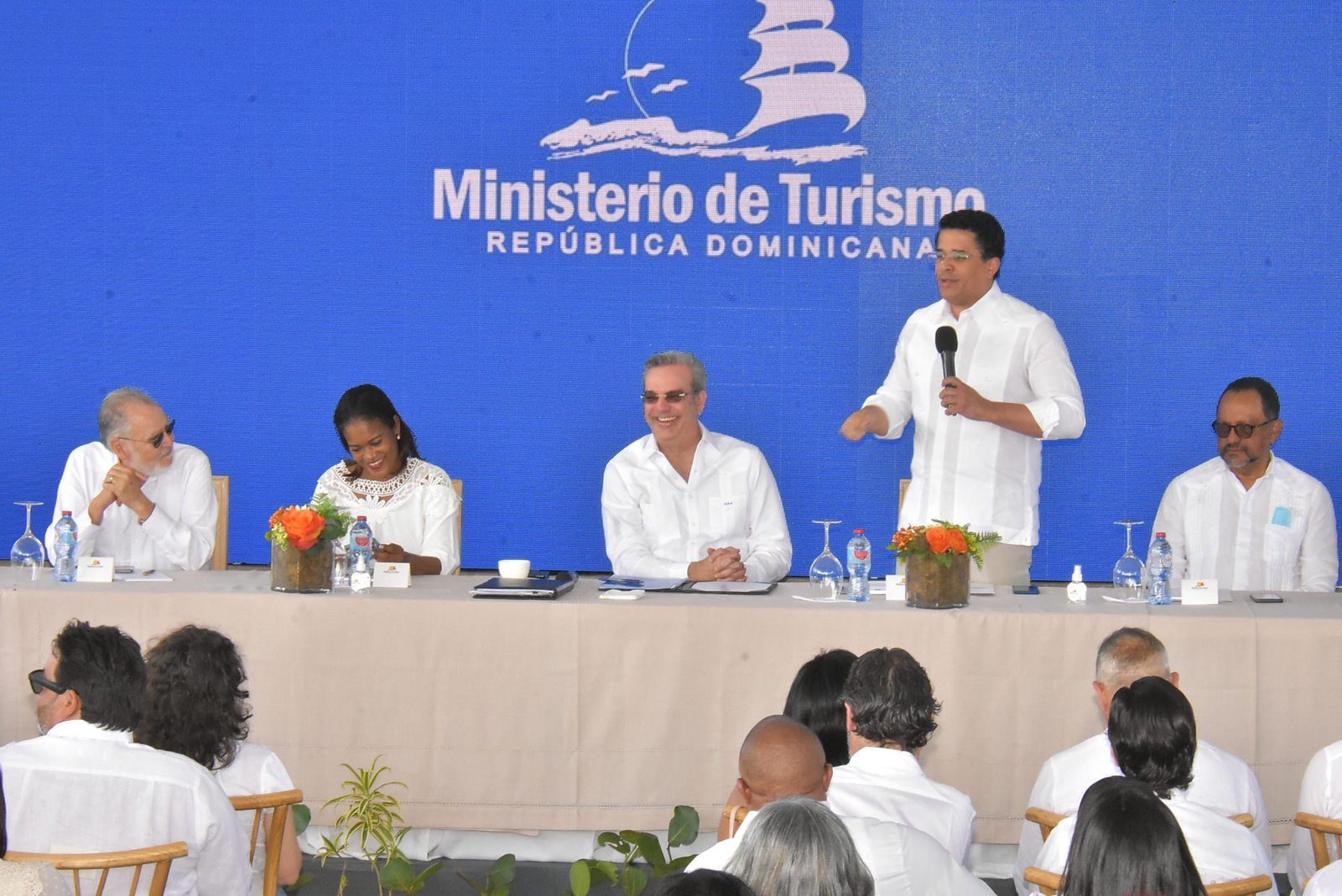 El presidente Luis Abinader y el ministro David Collado dejan inaugurada varias obras en Miches