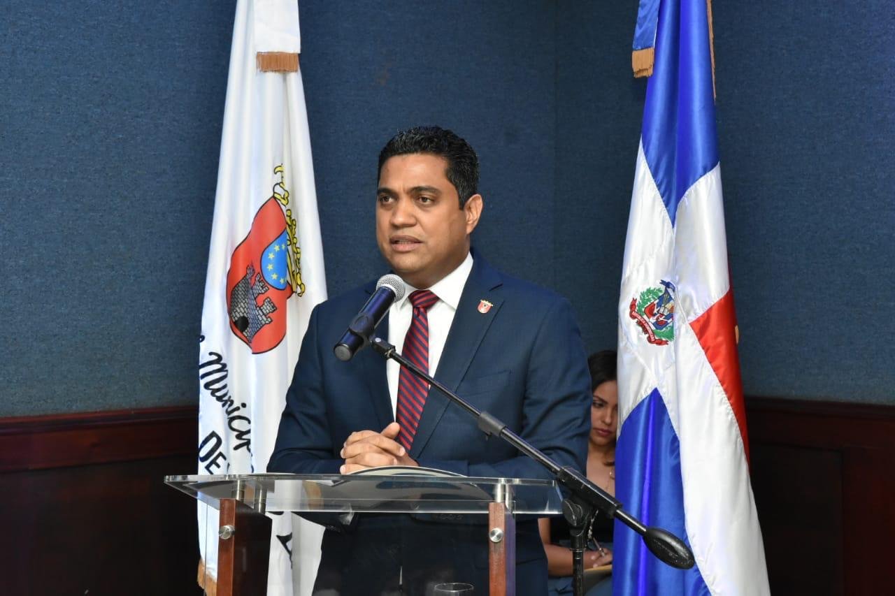 Ministro de Deportes Kelvin Cruz lamenta el fallecimiento de Rico Carty