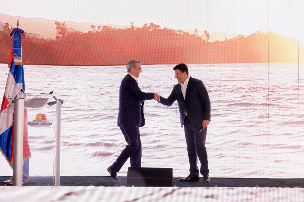 Presidente Abinader y ministro Collado inician en Miami presentaciones de promoción del país en Estados Unidos del 2023