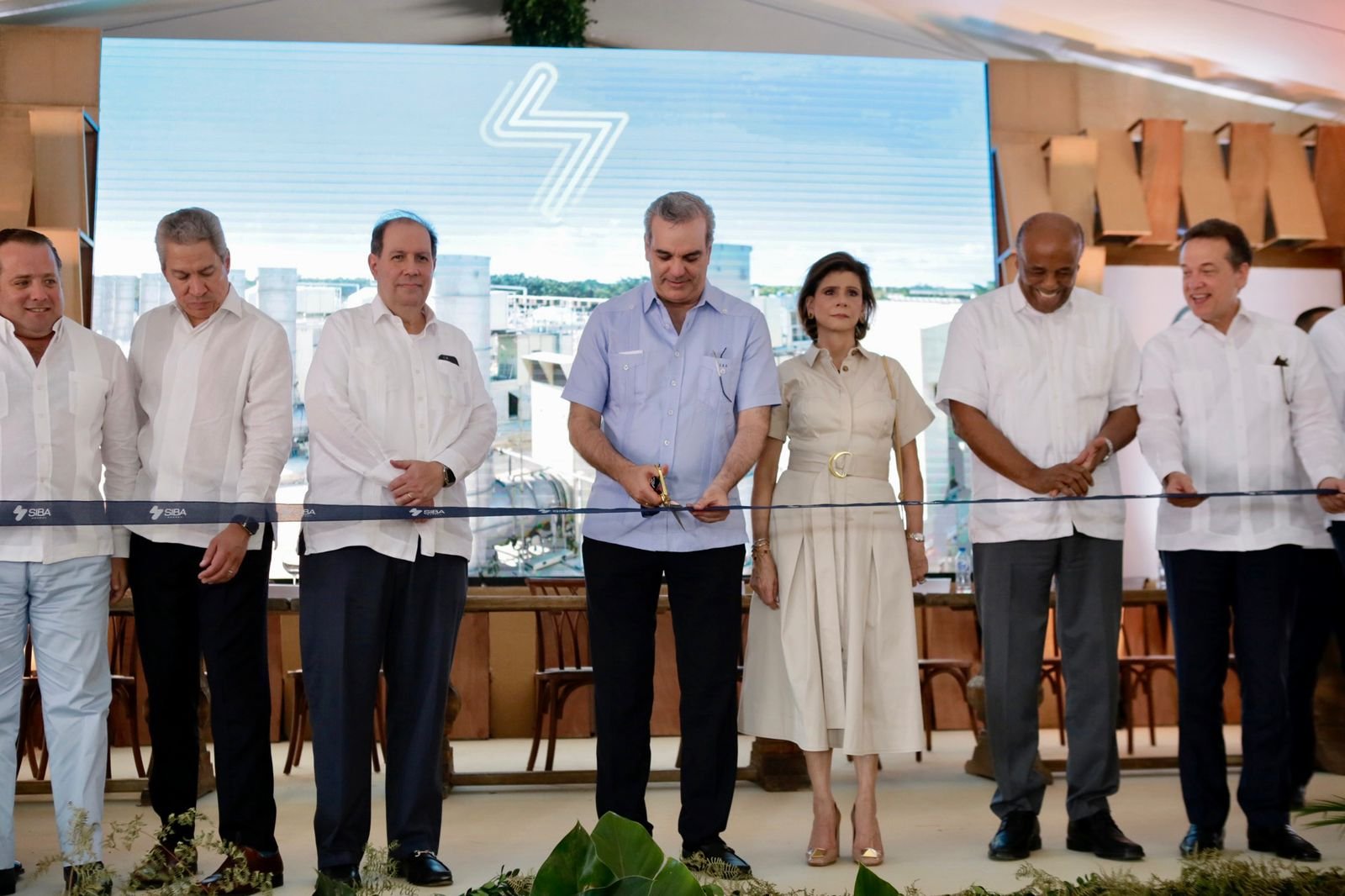Inauguran SIBA Energy, central termoeléctrica a gas natural