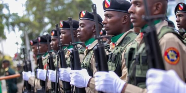 El mismo presidente de la República invita al pueblo dominicano al desfile militar esta tarde en el malecón