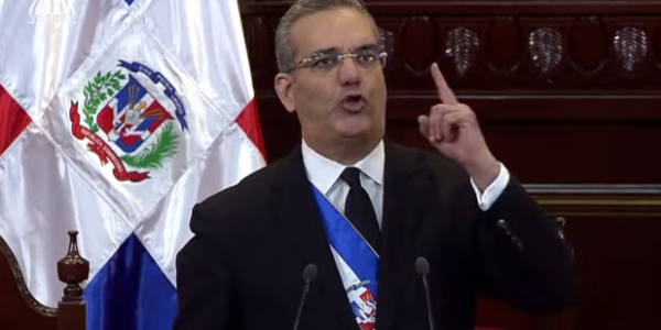 Enérgico, el presidente dominicano, Luis Abinader, reitera República Dominicana es quien traza sus políticas migratorias