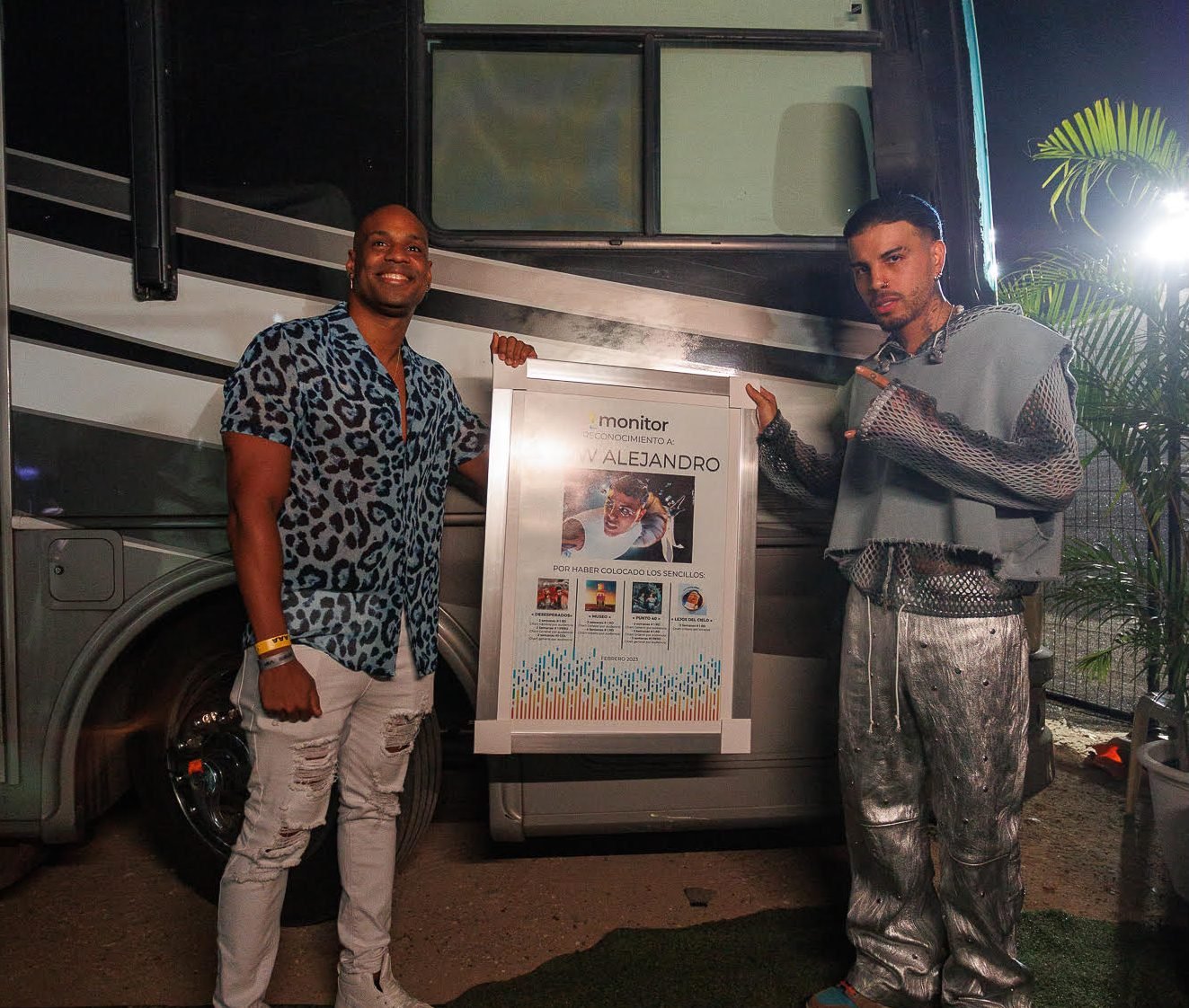 MDL Entertainment y Monitor Latino RD otorgan reconocimiento a Rauw Alejandro
