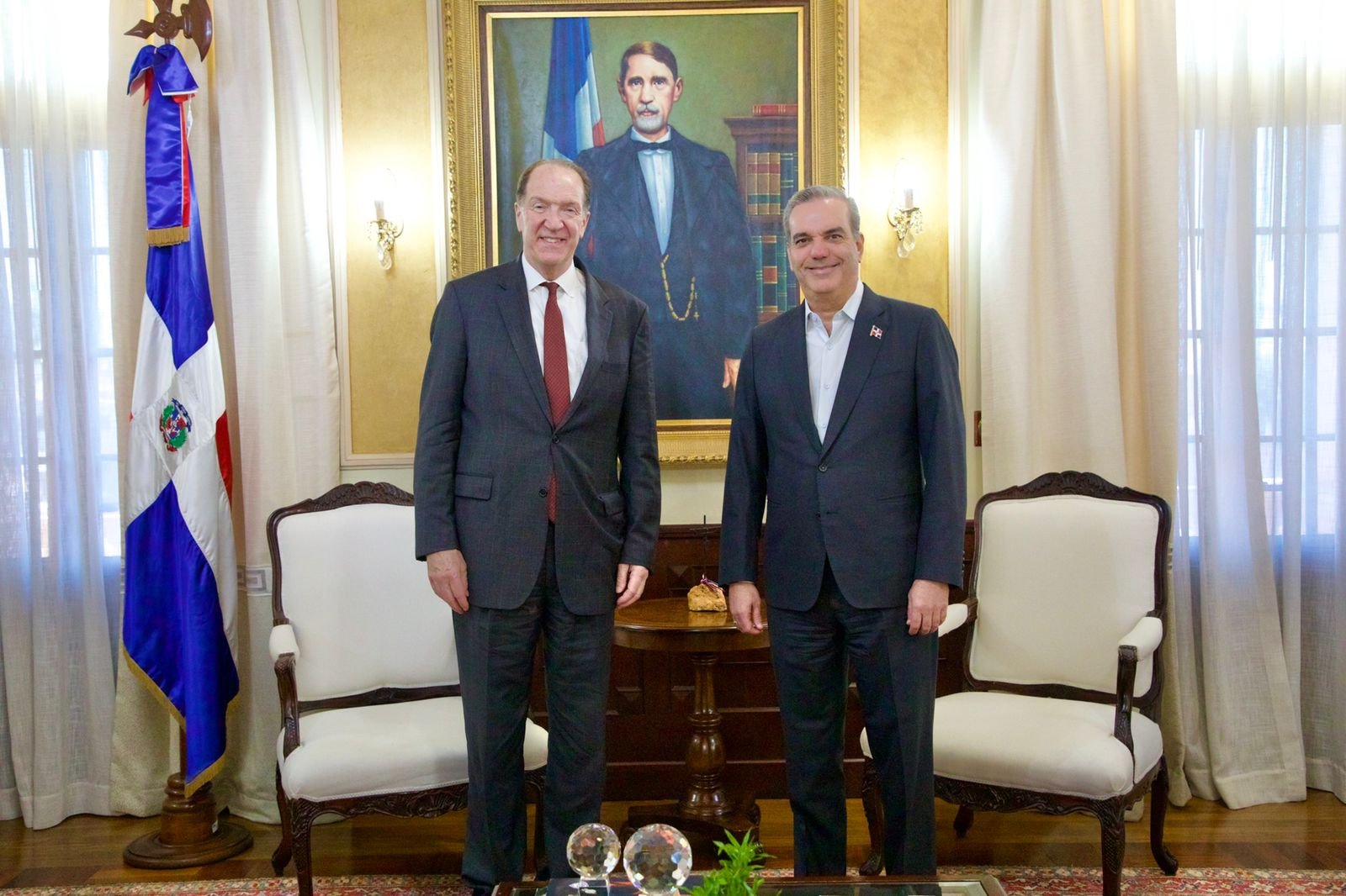 Presidente del Banco mundial se reúne con Luis Abinader
