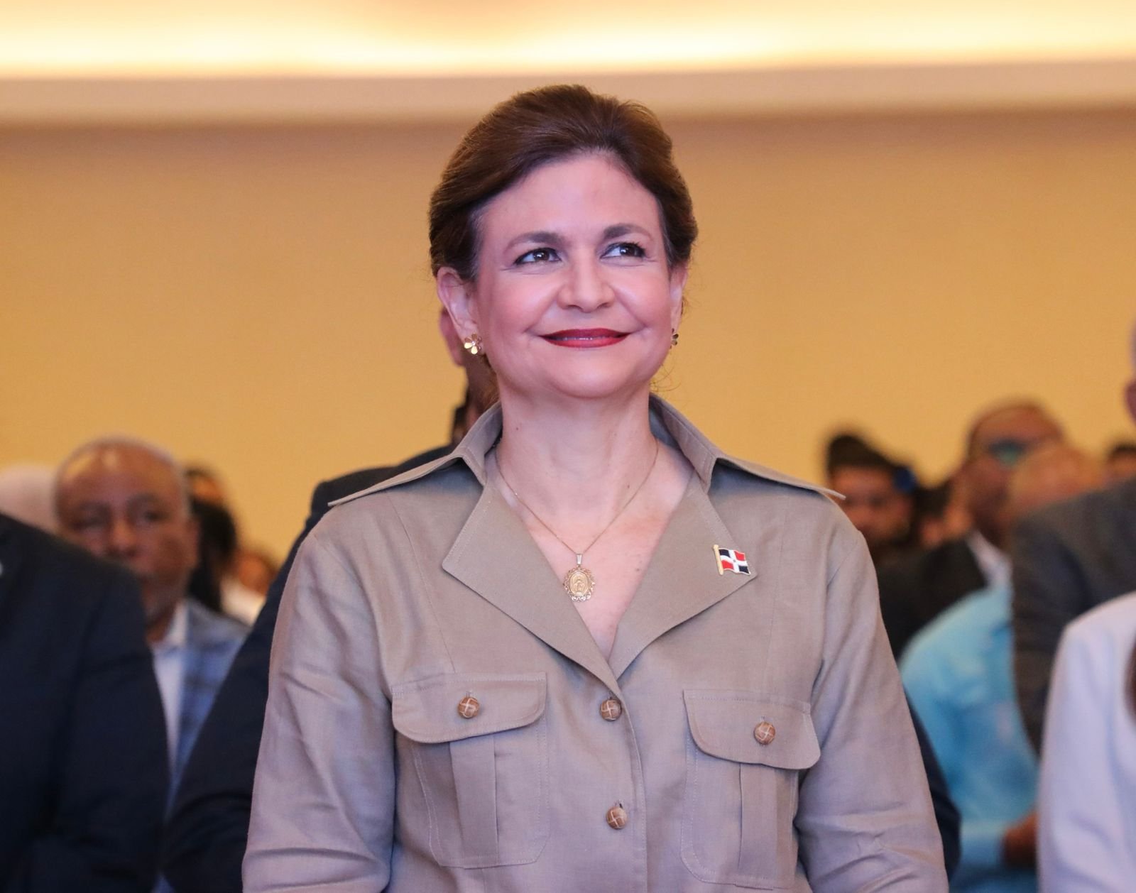 Vicepresidenta Peña encabeza conferencia en el Día del Consumidor