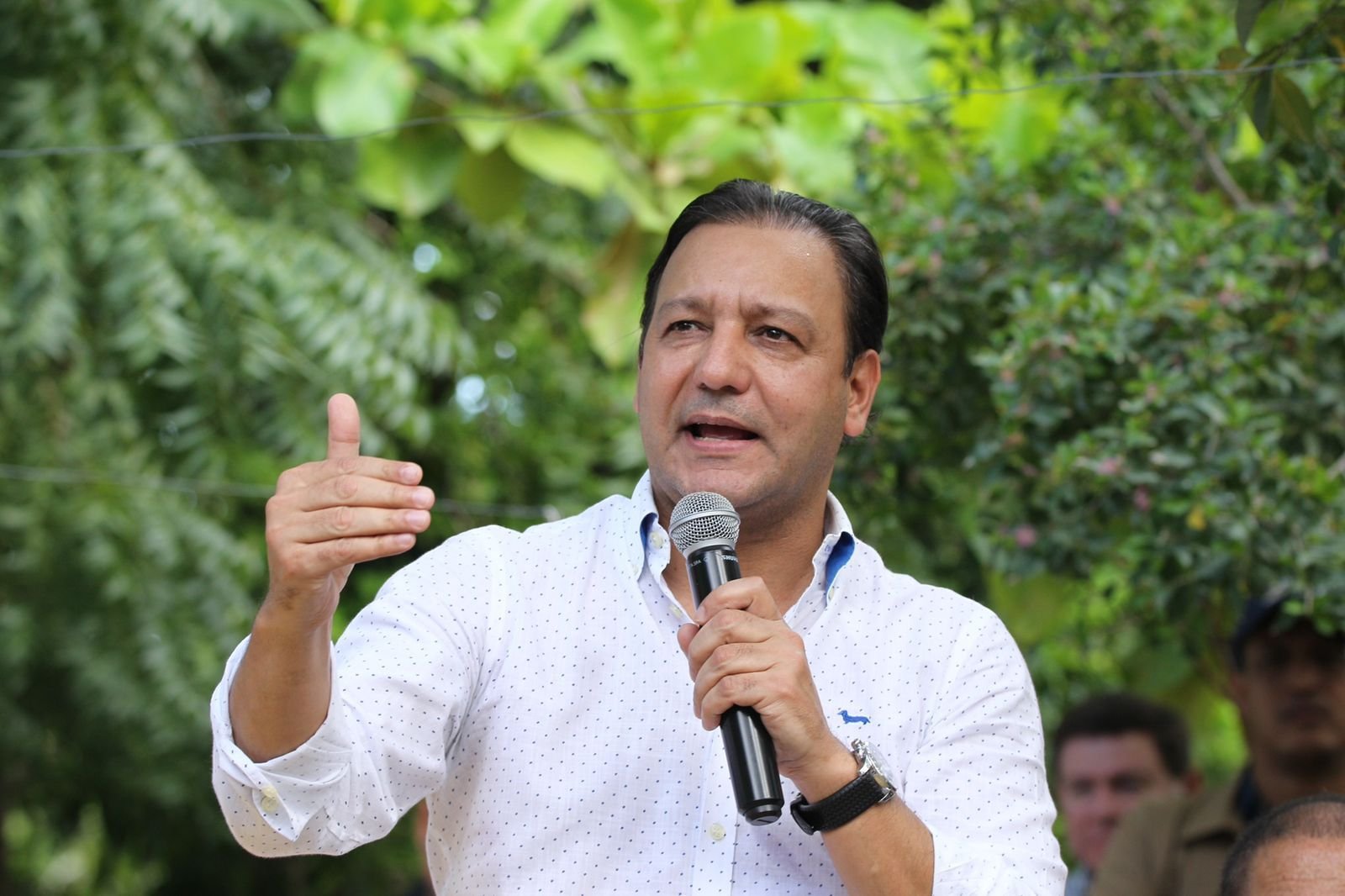 “Presidente, baje la gasolina, usted no tiene excusas”, el llamado de Abel a Abinader