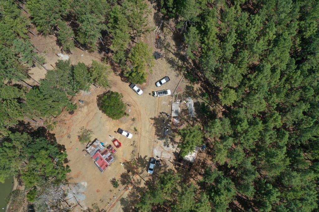 Medio Ambiente y Procuraduría allanan y arrestan invasor de área protegida Loma Novillero
