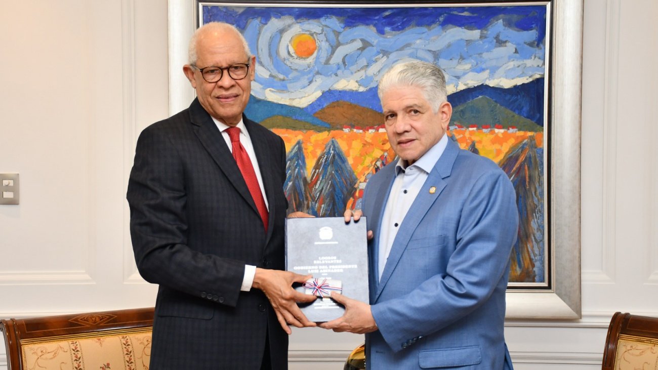 Presidencia de la República deposita memoria institucional en el Congreso Nacional