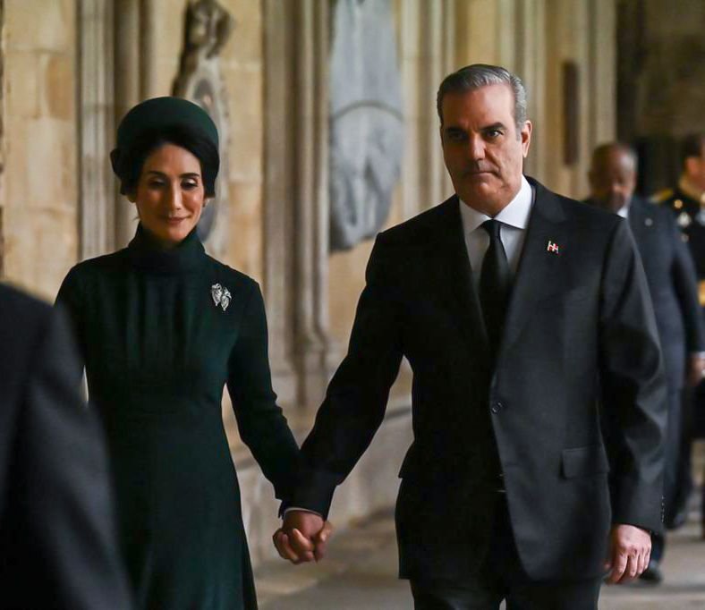 Presidente Abinader, único en asistir a una ceremonia de coronación de un Monarca