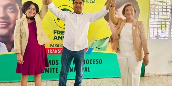 Frente Amplio oficializa candidatura de Kelvin Cruz en La Vega